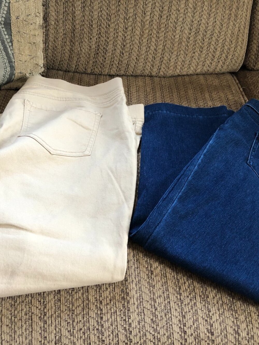 LOT of 2 Capris Time & Tru 16/18 Jean Jegging & No Boundaries 15/17 #KF